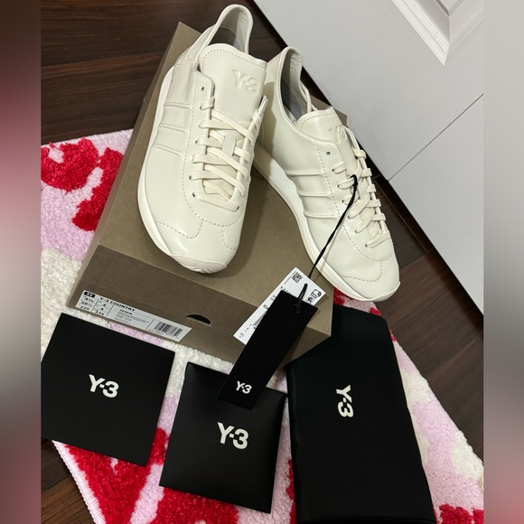 Y-3 LUXE LEATHER SHOES MADE
MODERN👟 - Picture 9 of 16